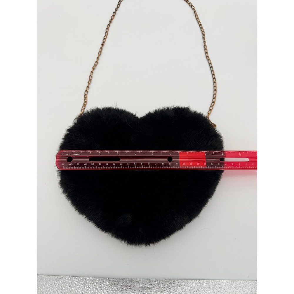 Vintage Black Faux Fur Heart Shaped Crossbody Bag Gold Chain Strap Y2K Aesthetic - Picture 5 of 6